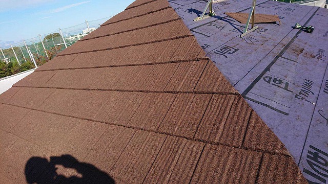 新規屋根材を施工